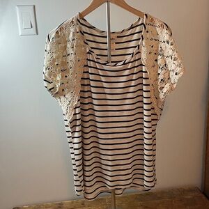 Daytrip Striped Top - Size L - crochet sleeves